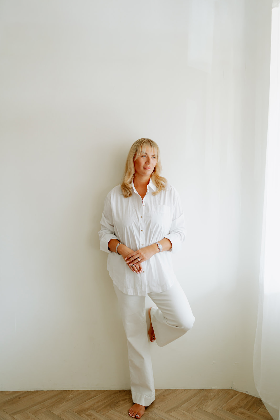 Robyn in her studio